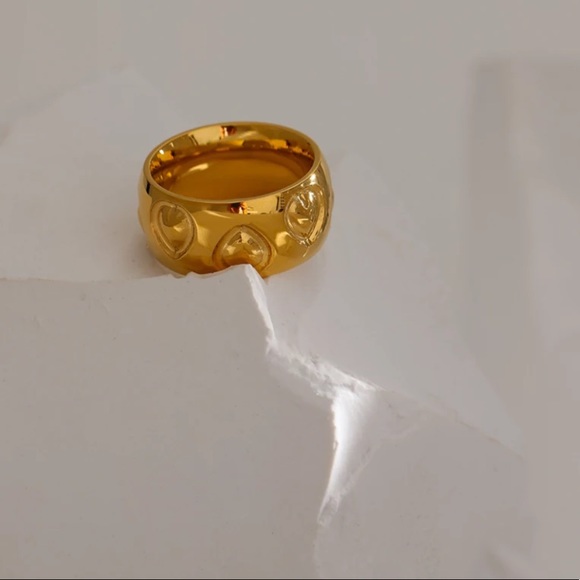 💛Gold plated heart chunky ring - Picture 2 of 6